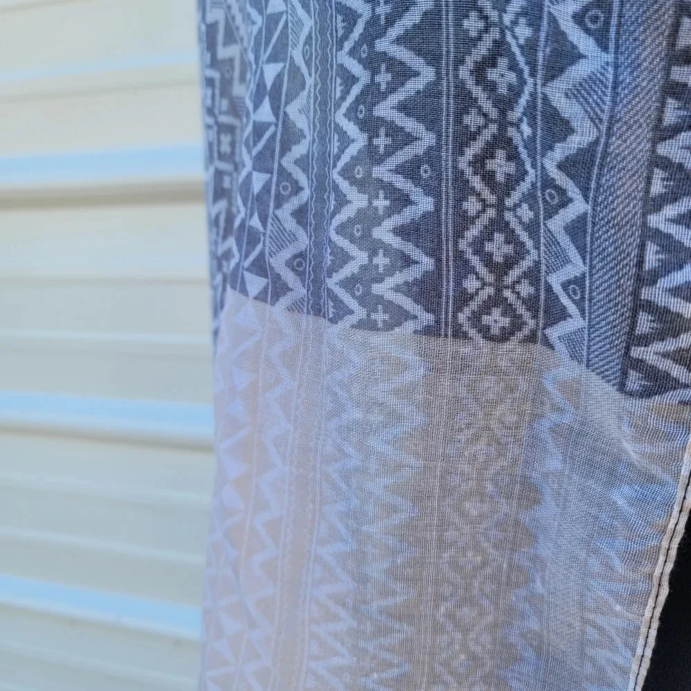 NWOT Marcus Adler Geo Primt Beige Black Scarf Shawl Wrap Tassle Edges 72